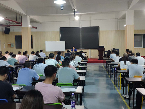 荣耀体育网页版-荣耀体育(中国)官方集团总裁柯建东带队视察安徽荣耀体育网页版-荣耀体育(中国)官方——加快安徽公司产能提升、精益管理等重点工作建