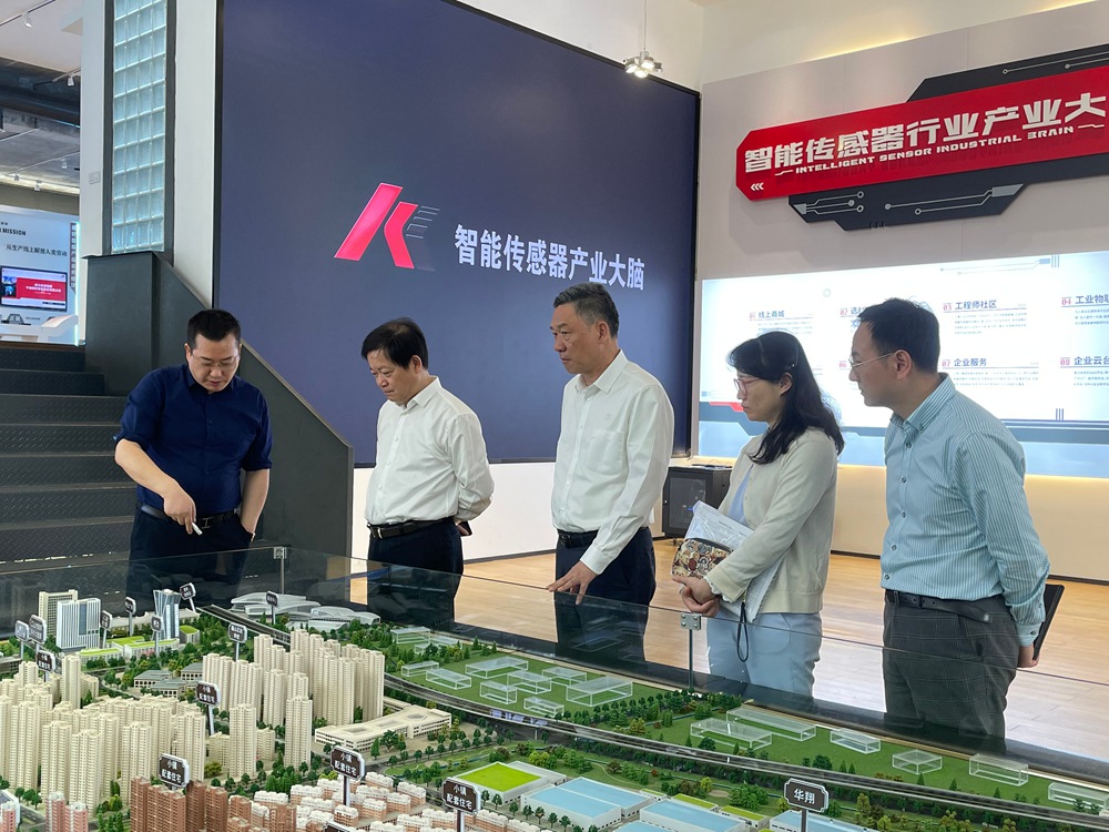 宁波市政协党组副书记、副主席陈仲朝一行莅临荣耀体育网页版-荣耀体育(中国)官方传感考察调研
