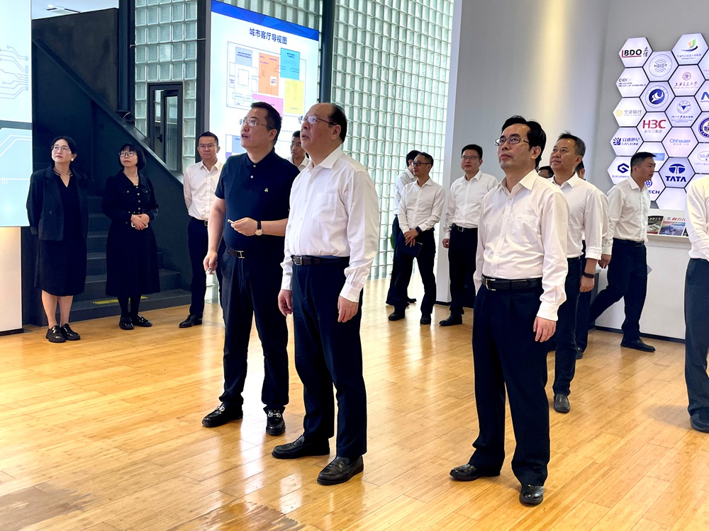 浙江省委常委、宁波市委书记彭佳学一行莅临荣耀体育网页版-荣耀体育(中国)官方传感走访调研