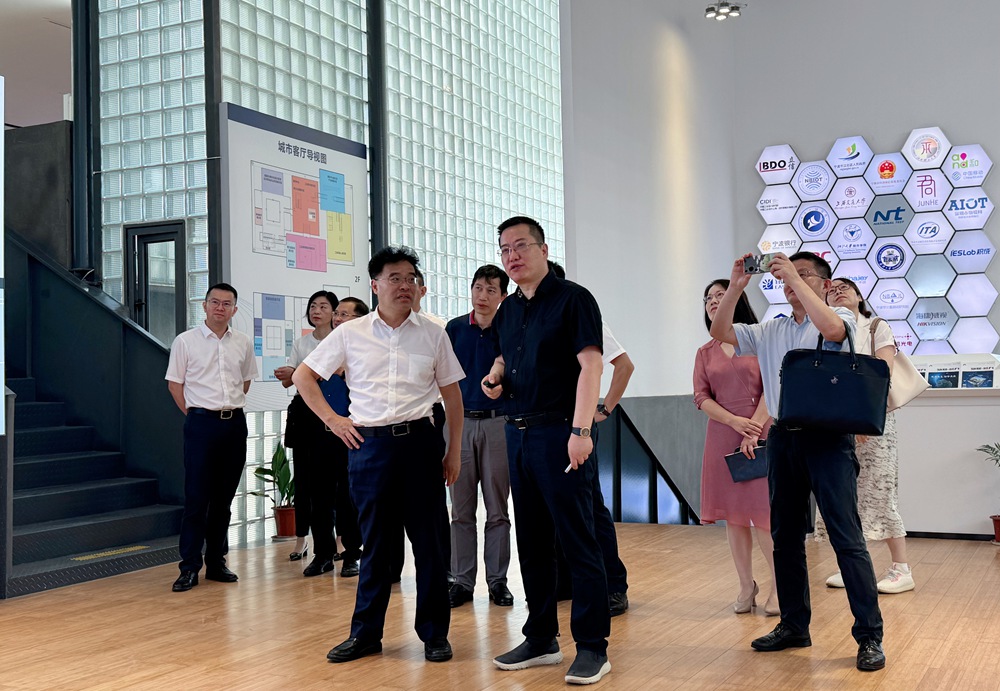 宁波市副市长李关定一行莅临荣耀体育网页版-荣耀体育(中国)官方传感考察调研